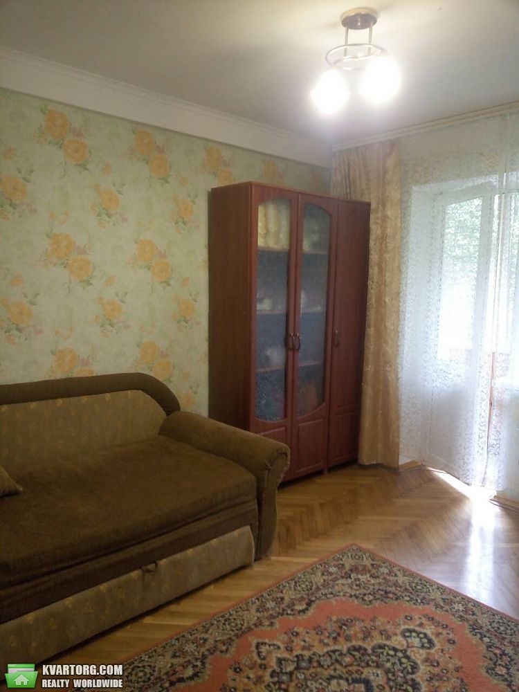 Rent out 2-room apartment. Киев,  Чернобыльская — photo 1