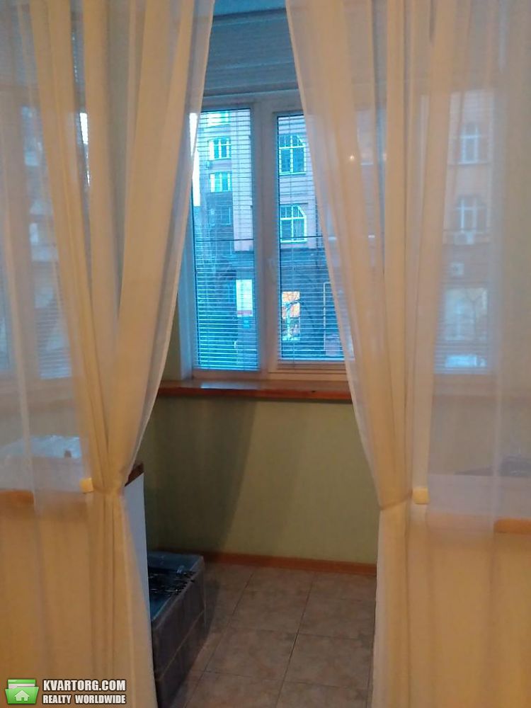 Rent out 1-room apartment. Киев,  Введенская — photo 8