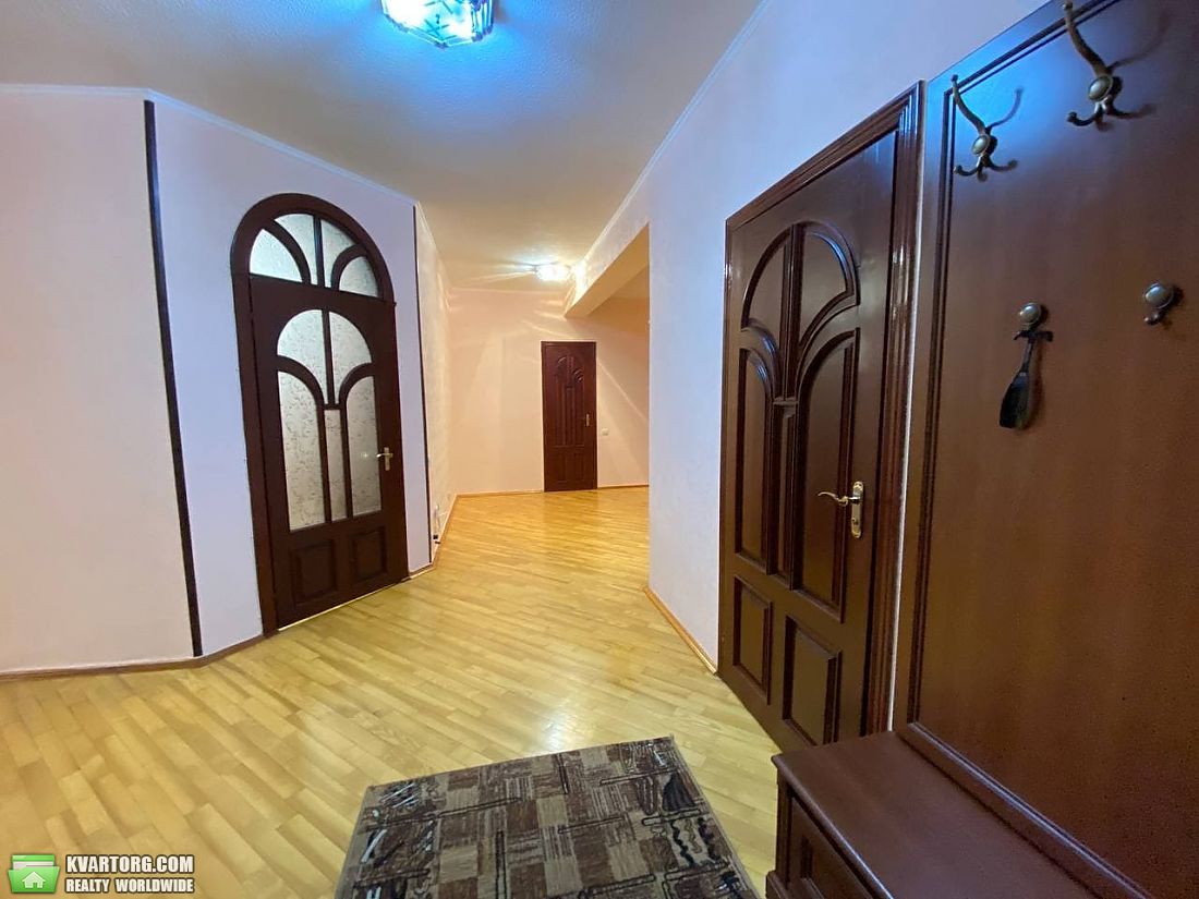 Rent out 3-room apartment. Киев, Никольско слободская — photo 2
