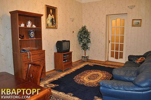 Rent out 3-room apartment. Киев,  Бассейная — photo 1