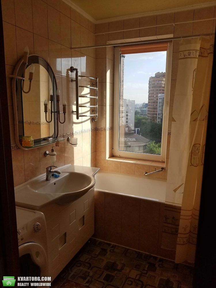 Rent out 3-room apartment. Киев, Алмазова — photo 10