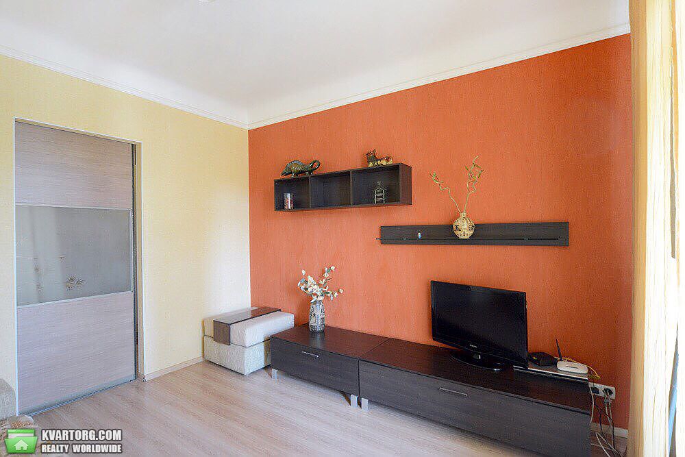 Rent out 2-room apartment. Киев, Бассейная — photo 5