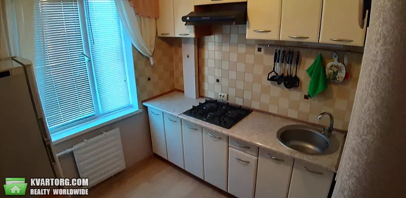 Rent out 2-room apartment. Киев,  Ватутина пр — photo 4