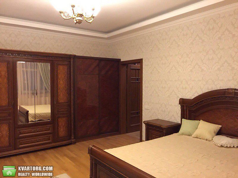 Rent out 4-room apartment. Киев,  Щорса — photo 10