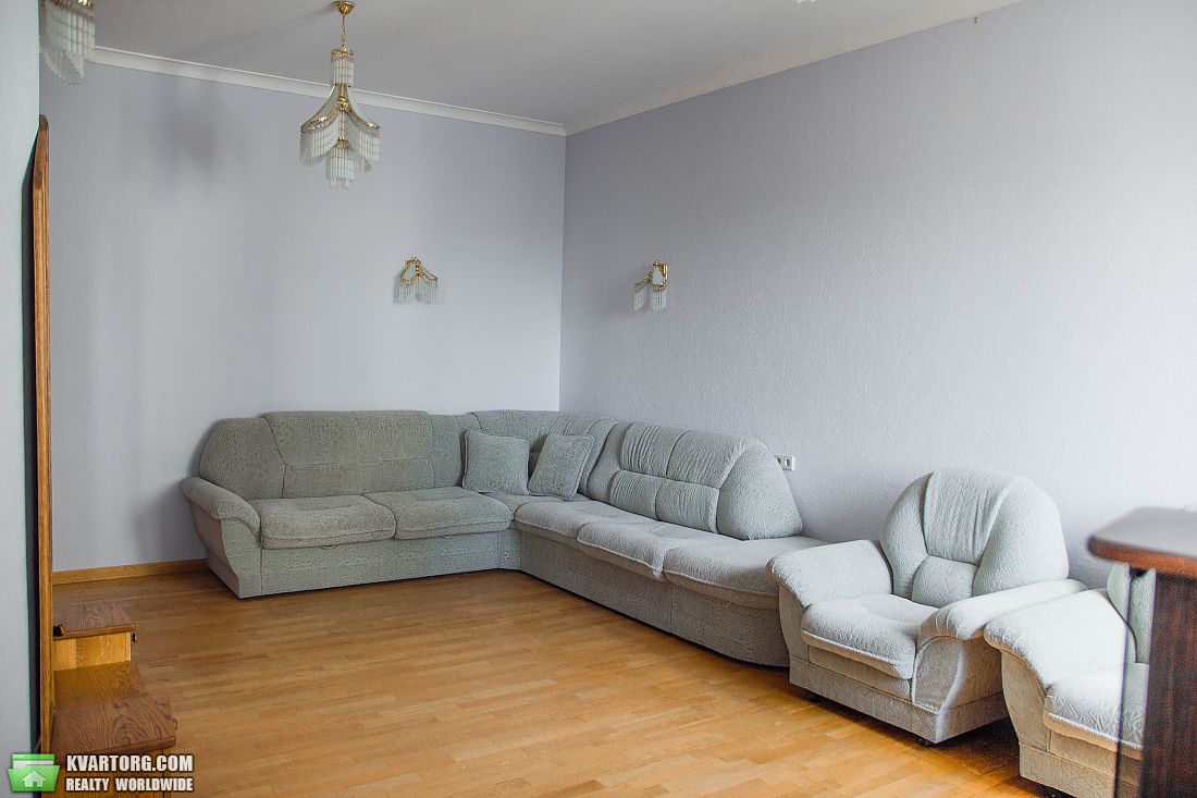 Rent out 3-room apartment. Киев,  Малоподвальная — photo 10
