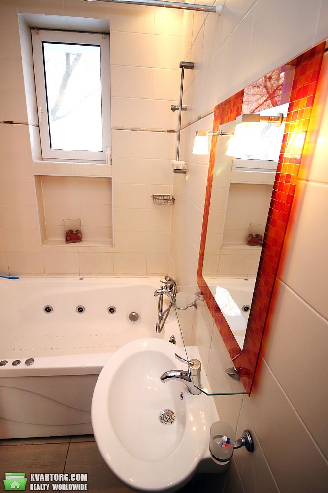 Rent out 3-room apartment. Киев,  Дарвина — photo 3