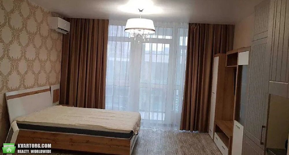 Rent out 1-room apartment. Киев, Предславинская 53 — photo 1