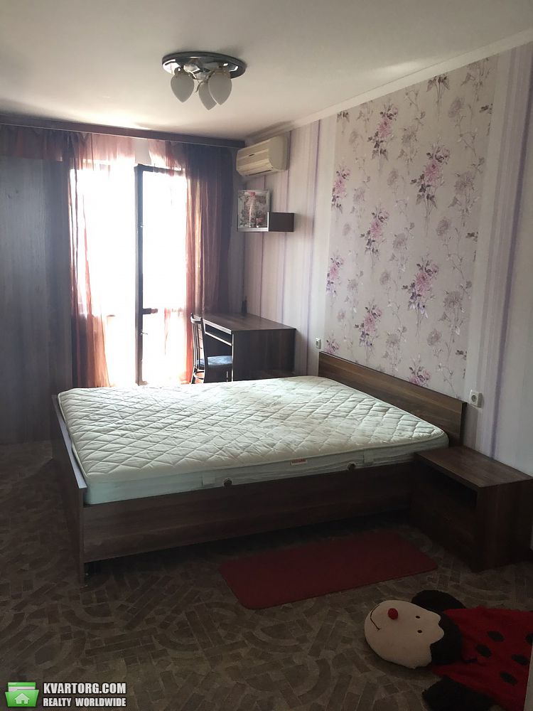 Rent out 3-room apartment. Киев,  Ватутина пр — photo 5