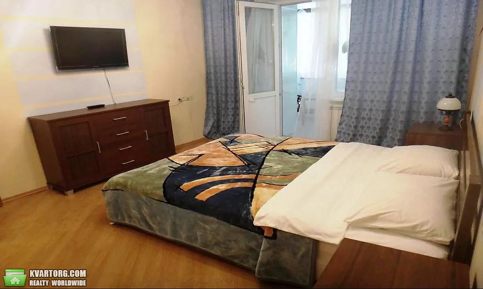 Rent out 2-room apartment. Киев,  Кловский спуск — photo 5