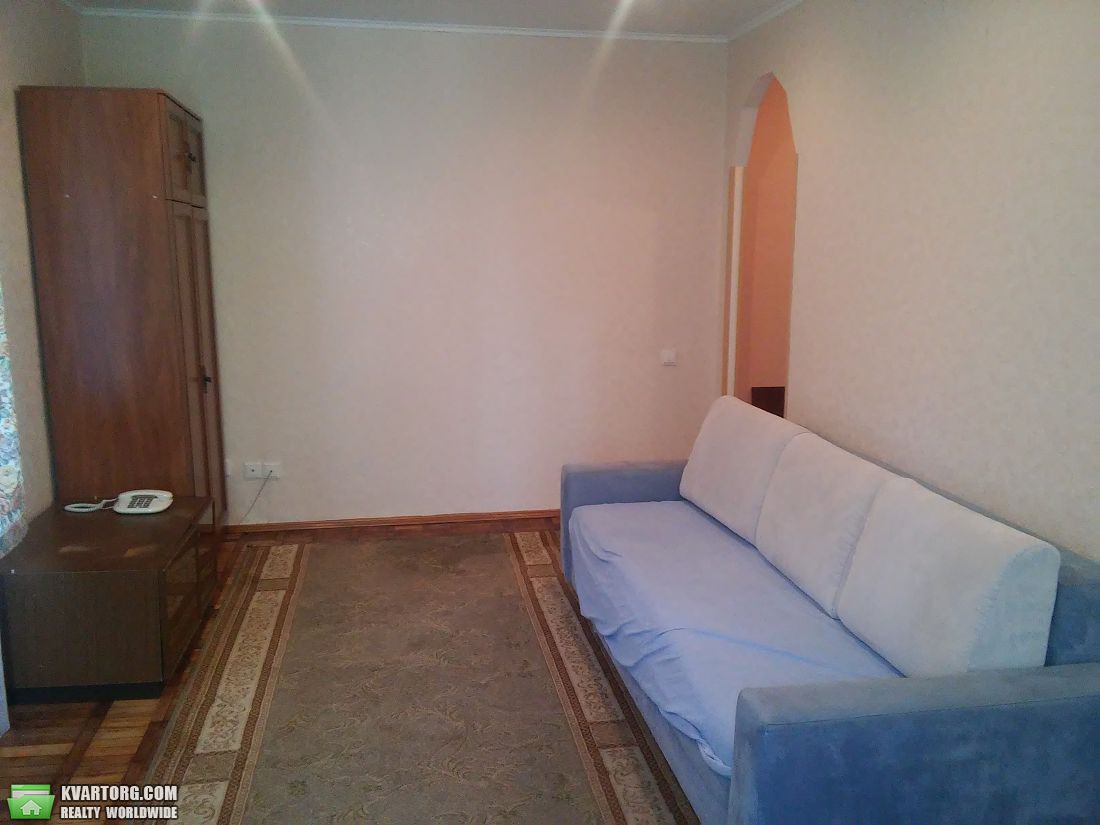 Rent out 2-room apartment. Киев,  Минина — photo 2