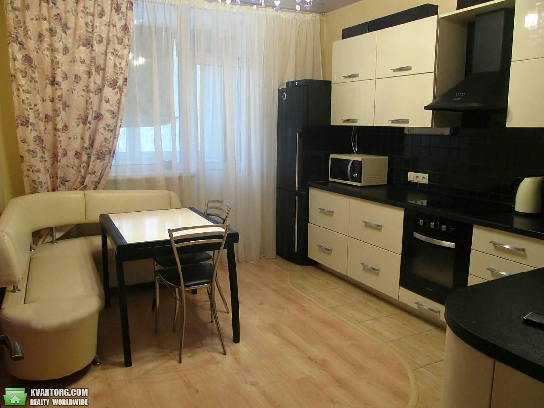 Rent out 2-room apartment. Киев,  Чавдар — photo 3