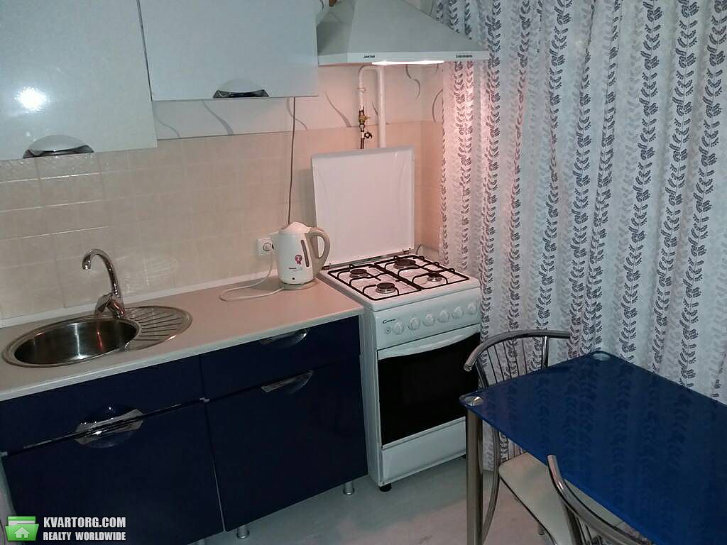 Rent out 1-room apartment. Киев,  Окипной — photo 1