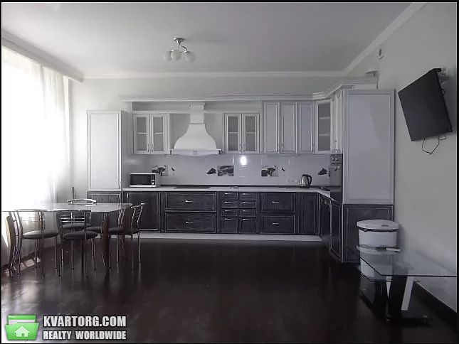 Rent out 3-room apartment. Киев, Антоновича — photo 1