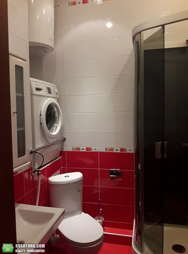 Rent out 3-room apartment. Киев,  Щорса — photo 10