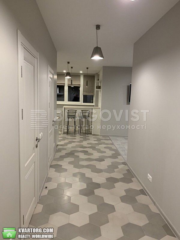 Rent out 2-room apartment. Киев,  Конева — photo 2