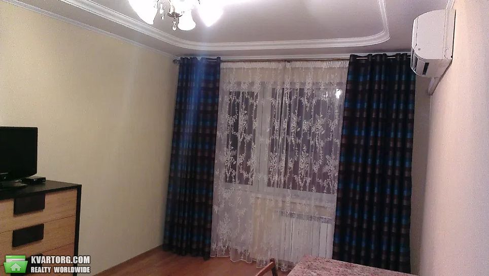Rent out 2-room apartment. Киев, Озерна — photo 8