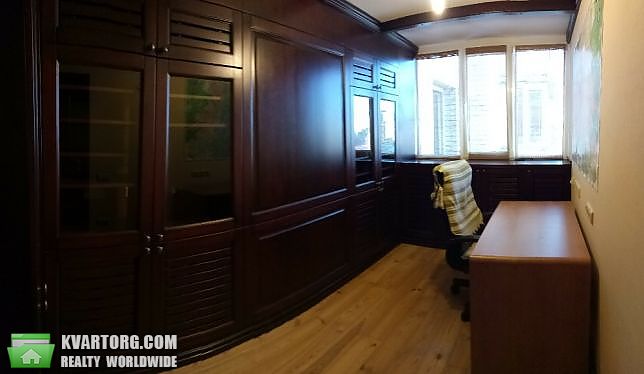 Rent out 4-room apartment. Киев, Братьев Серовых — photo 10