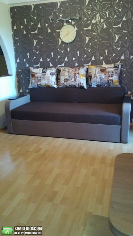 Rent out 3-room apartment. Киев, Качуровского Игоря переул — photo 1