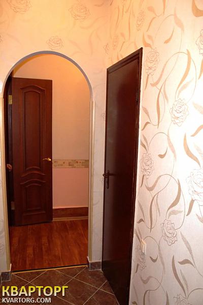 Rent out 2-room apartment. Киев,  Артема — photo 4