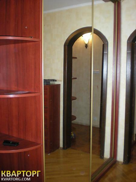 Rent out 2-room apartment. Киев, Котовского ул. — photo 5