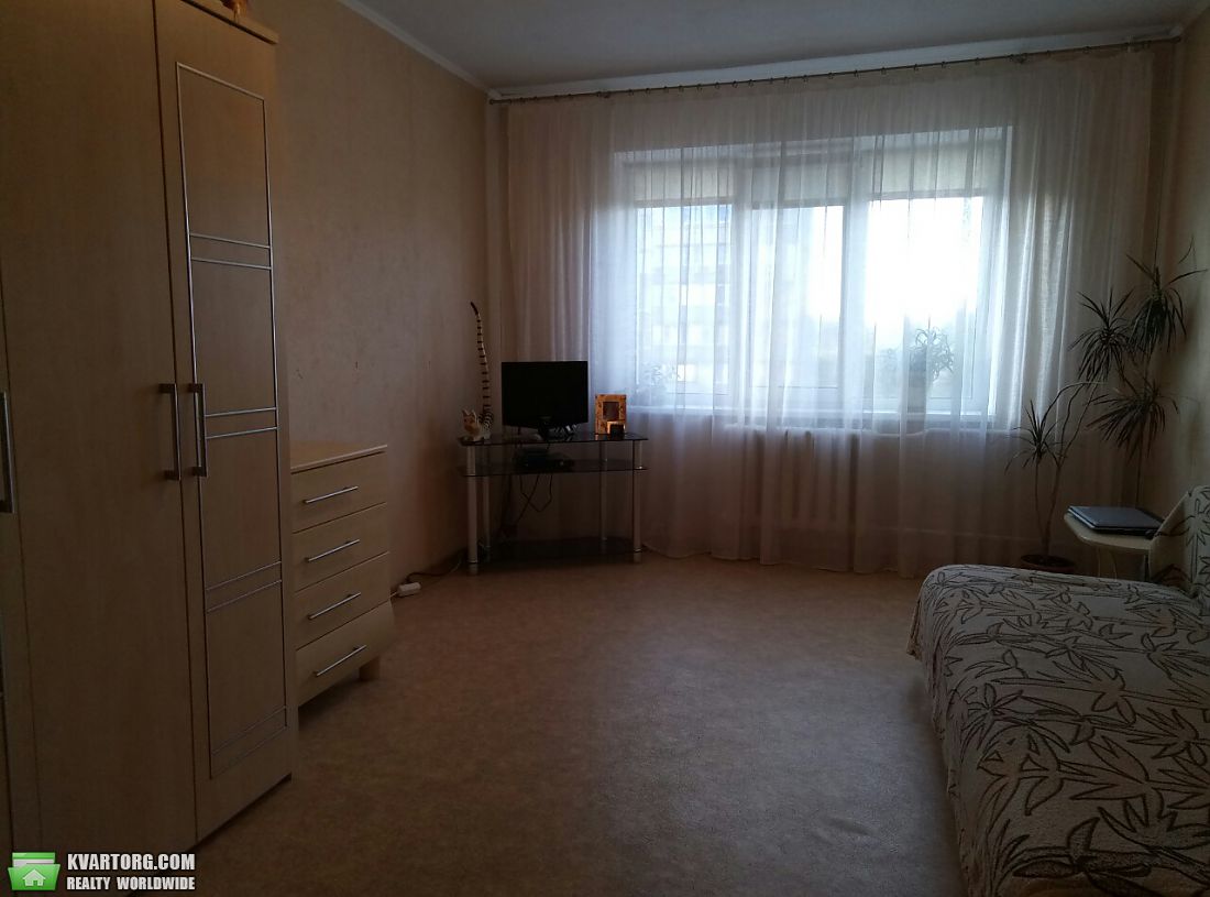 Sell 3-room apartment. Киев,  Свободы пр — photo 1