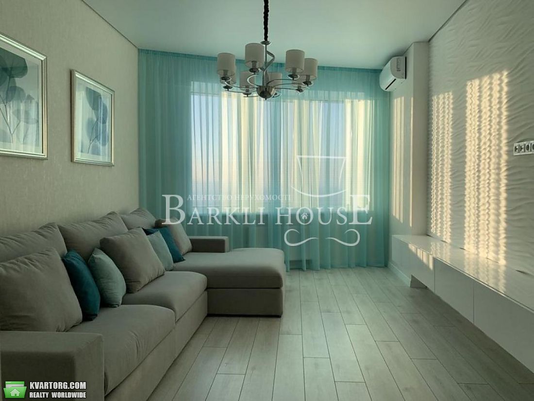 Rent out 3-room apartment. Киев, Никольско Слободская — photo 2