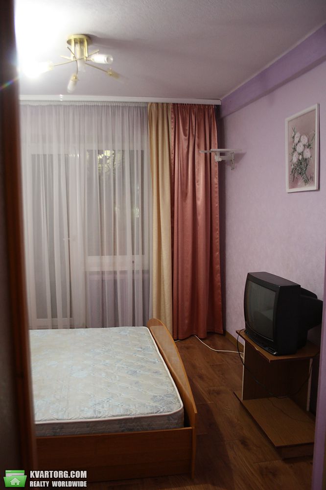 Rent out 2-room apartment. Киев,  Полярная — photo 8