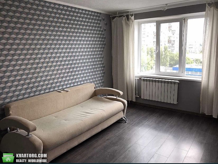 Rent out 2-room apartment. Киев,  Свободы пр — photo 1