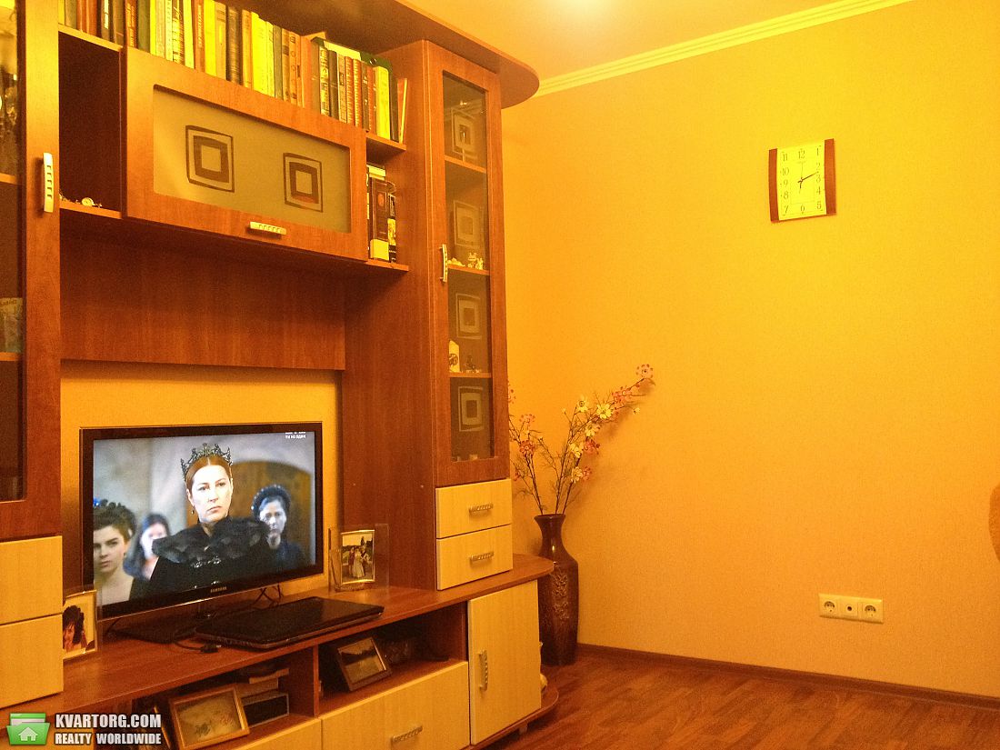 Sell 3-room apartment. Киев,  Дегтяревская — photo 3