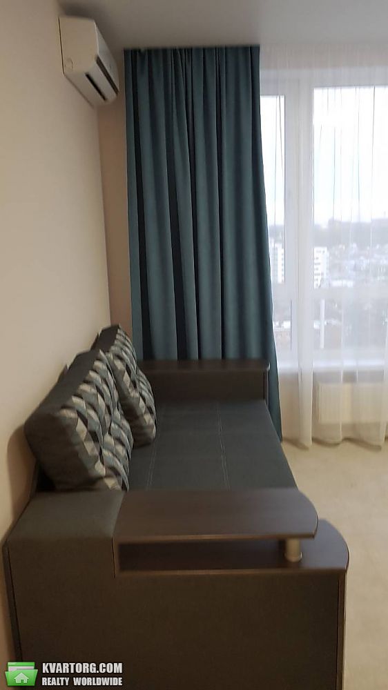 Rent out 1-room apartment. Киев, Каменская — photo 2