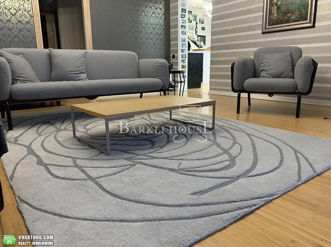 Rent out house. Киев,  Метрологическая — photo 1