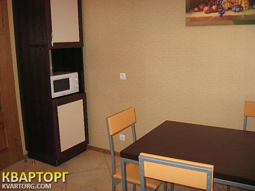 Rent out 3-room apartment. Киев,  Героев Обороны — photo 3