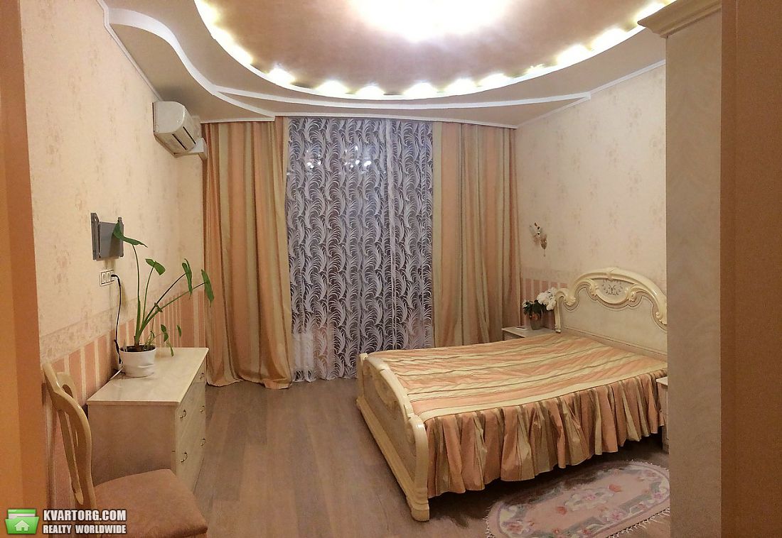Rent out 3-room apartment. Киев,  Жилянская — photo 4