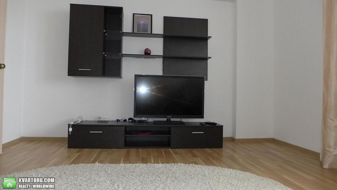 Rent out 3-room apartment. Киев, Гонты — photo 2