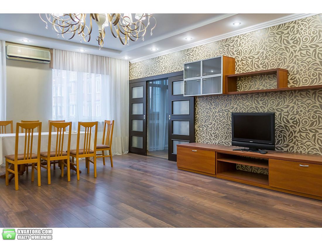 Rent out 3-room apartment. Киев,  Павловская — photo 2