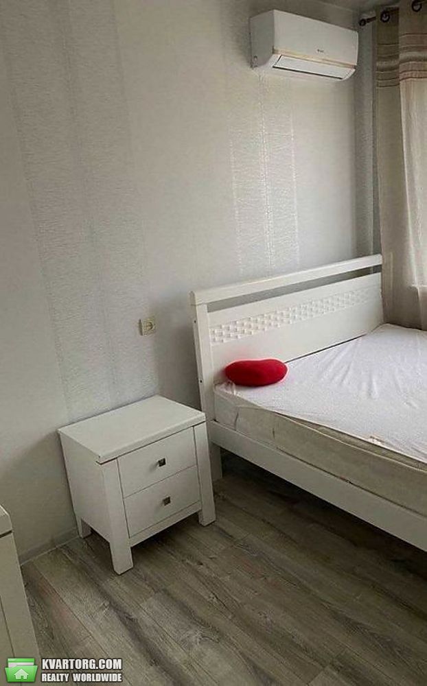 Rent out 2-room apartment. Киев, Герцена — photo 3