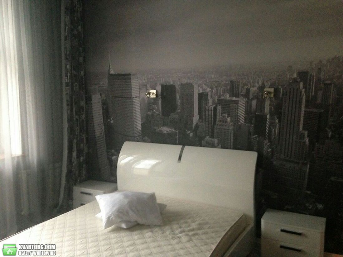 Rent out 2-room apartment. Киев,  Михайловский пер — photo 1
