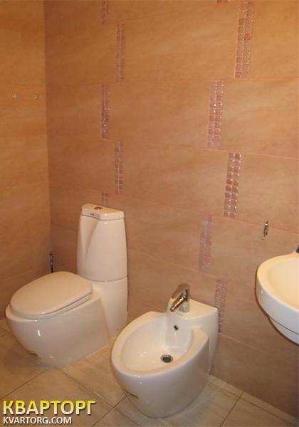 Rent out 2-room apartment. Киев,  Жилянская — photo 5