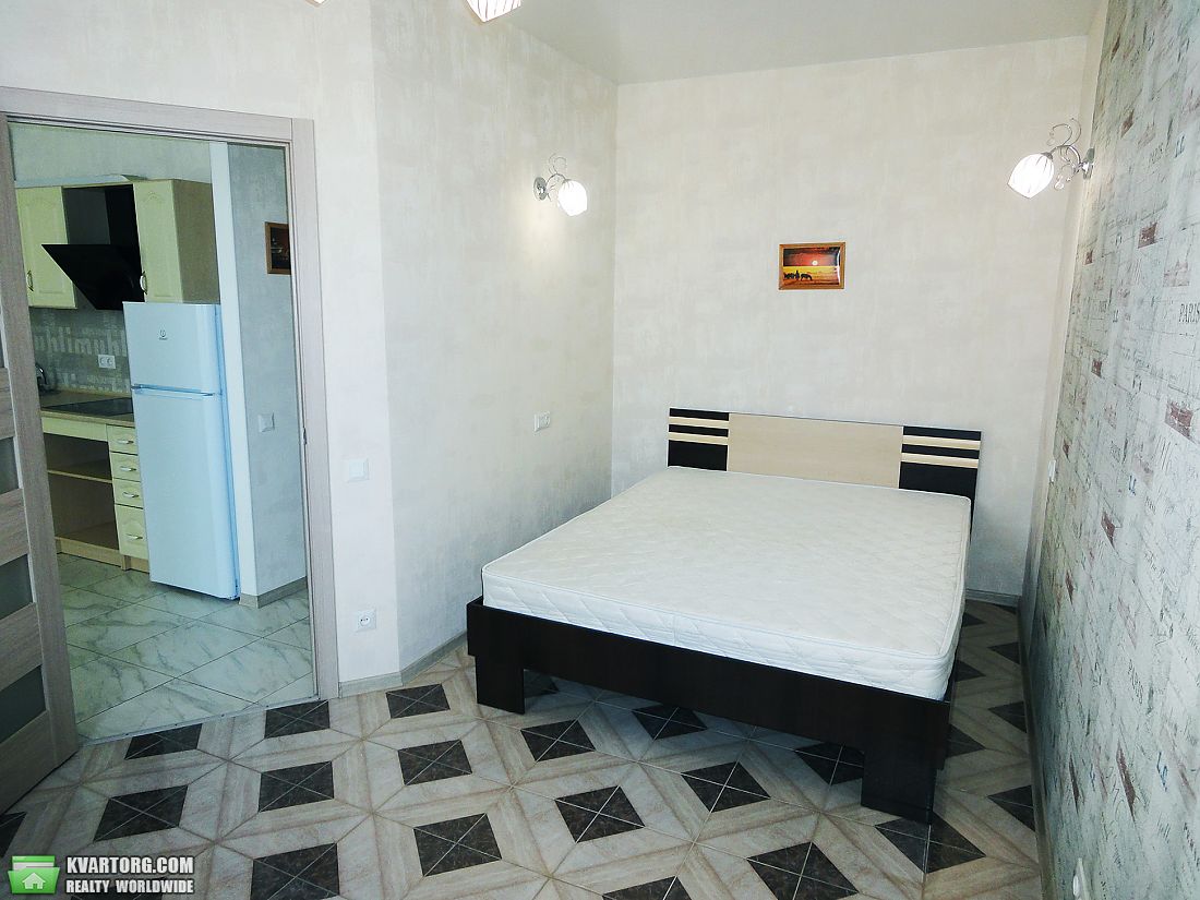 Rent out 2-room apartment. Одесса, Радужный Массив — photo 1