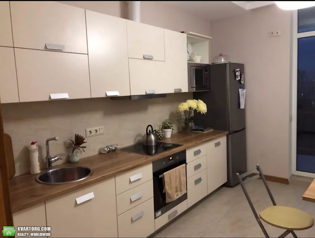 Rent out 2-room apartment. Киев, Ренегаторная — photo 1