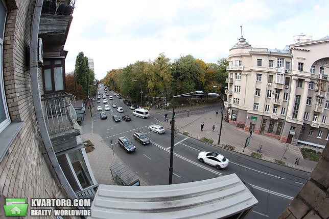 Rent out 2-room apartment. Киев,  Грушевского — photo 2