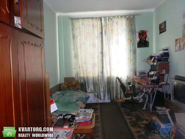 Sell 3-room apartment. Киев,  Волынская — photo 1