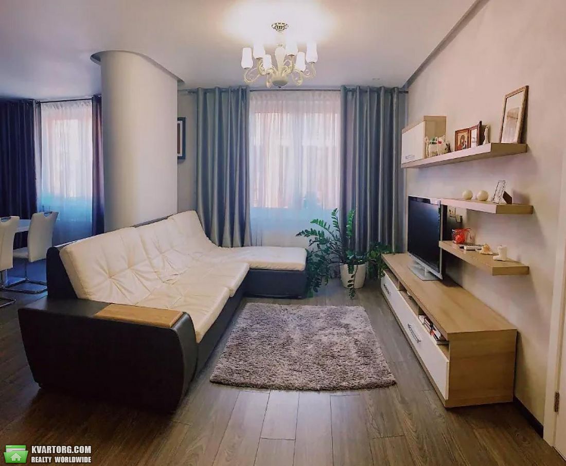 Rent out 3-room apartment. Киев,  Полтавская — photo 1