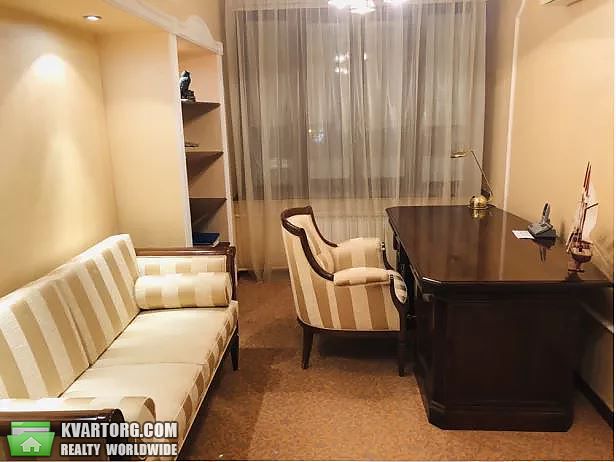 Rent out 3-room apartment. Киев,  Богдана Хмельницкого — photo 3