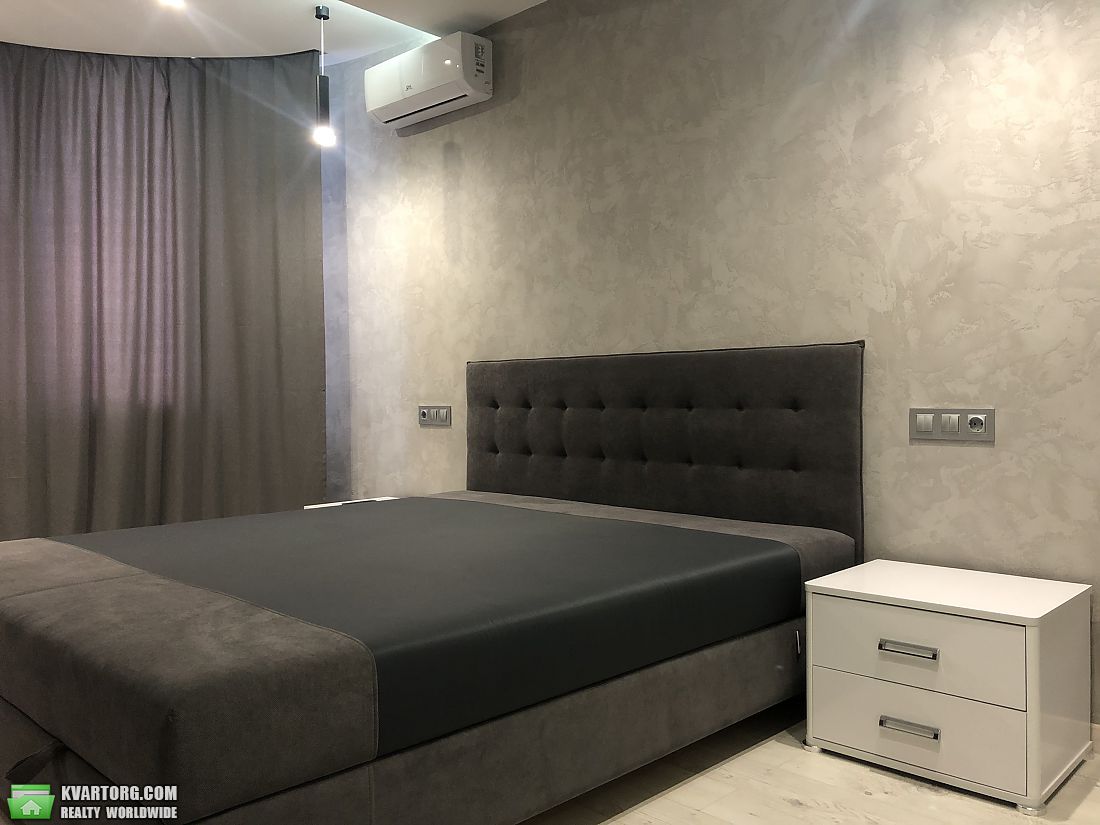 Rent out 1-room apartment. Киев,  Завальная — photo 3