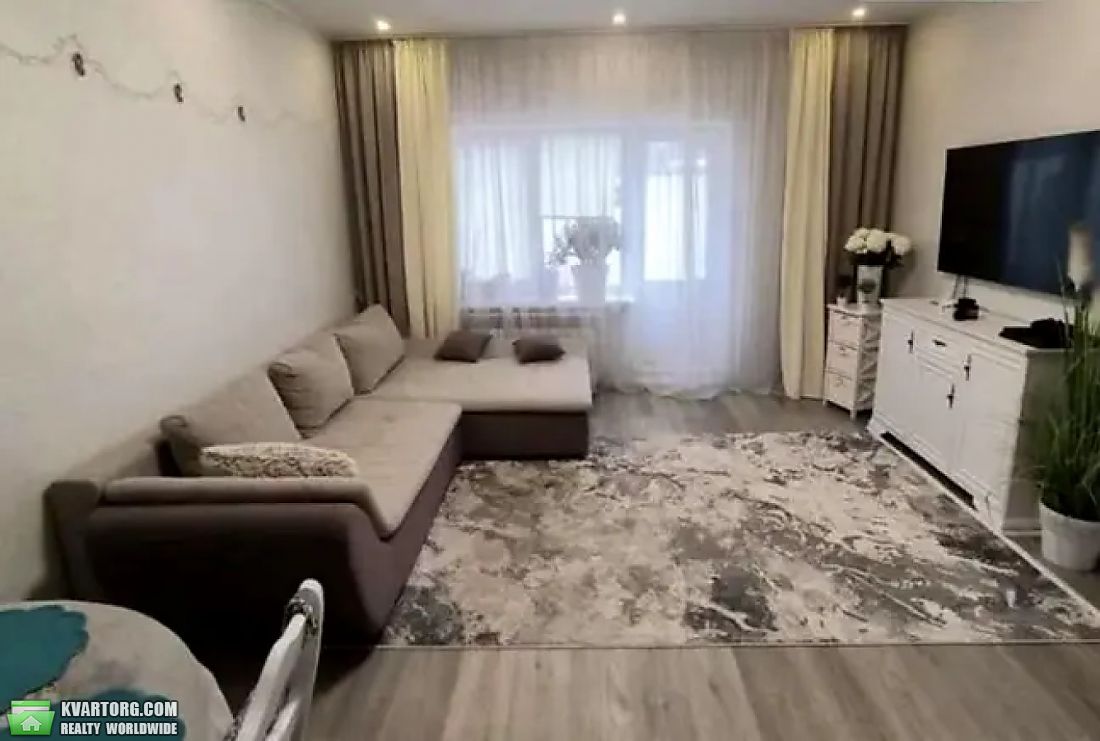 Sell house. Киев,  Малинская — photo 1