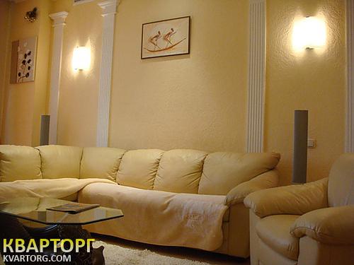 Rent out 2-room apartment. Киев, Жилянская — photo 2