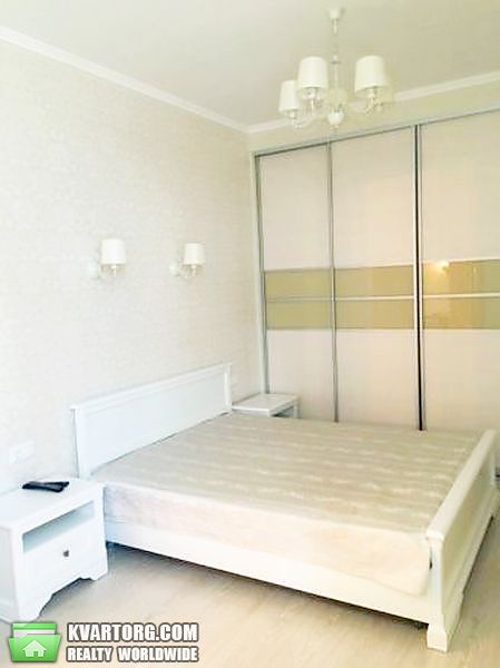 Rent out 2-room apartment. Киев,  Жилянская — photo 5