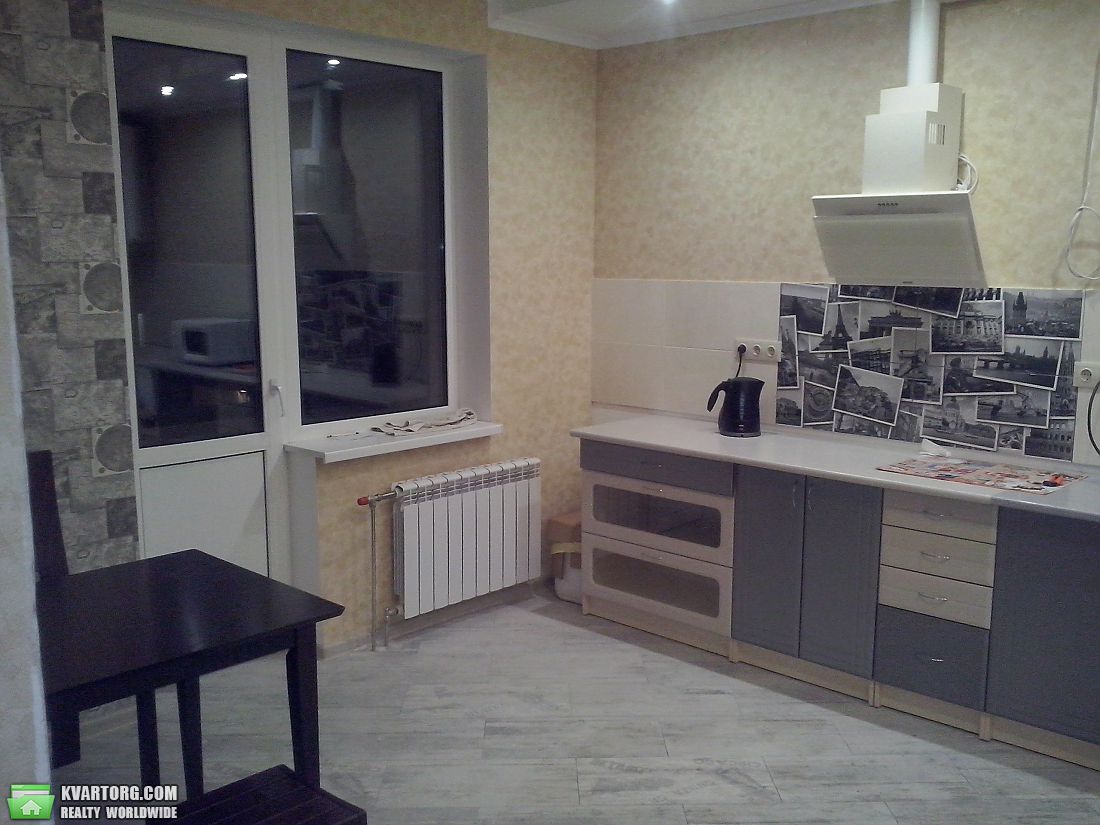 Sell 2-room apartment. Киев,  Пономарева — photo 1