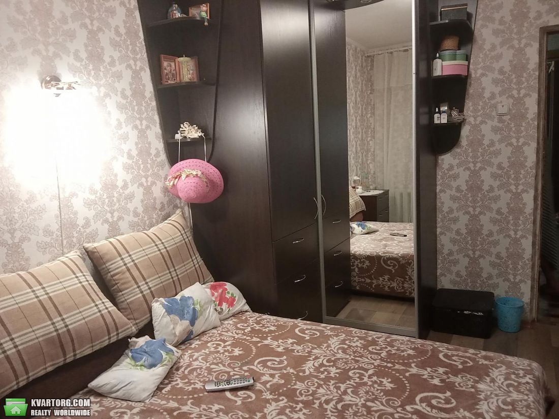 Sell 4-room apartment. Днепропетровск, Тополь 3 — photo 1